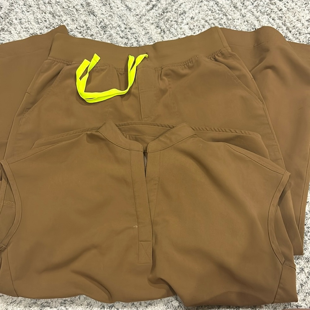 FIGS OVER SIZED BROWN FLARE PANTS AND OVER SIZED SHIRT. Shirt fits like a S/M